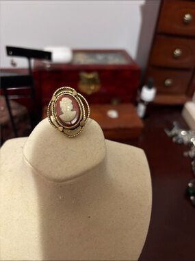 Vintage Cameo Portrait Gold-Tone ring rwith Red Background